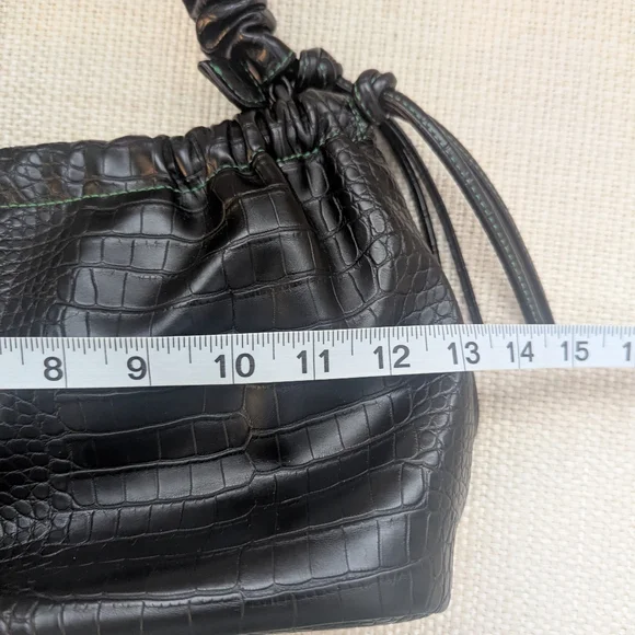 HVISK Arcadia Vegan Leather Bag With Black Croc Design - Picture 8 of 11